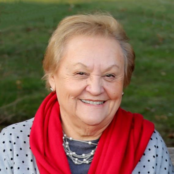 Varga Magdolna (* 1947 augusztus 25. - † 2022 június 11.)